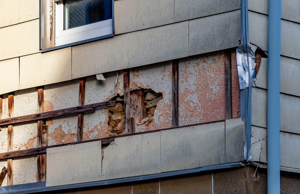 House clearance hazards
